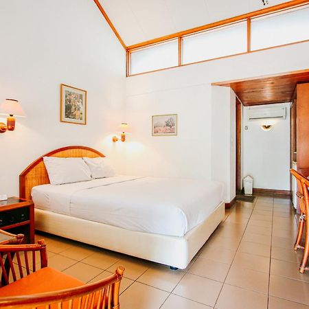 Hotel Bumi Asih Gedung Sate Bandung Buitenkant foto