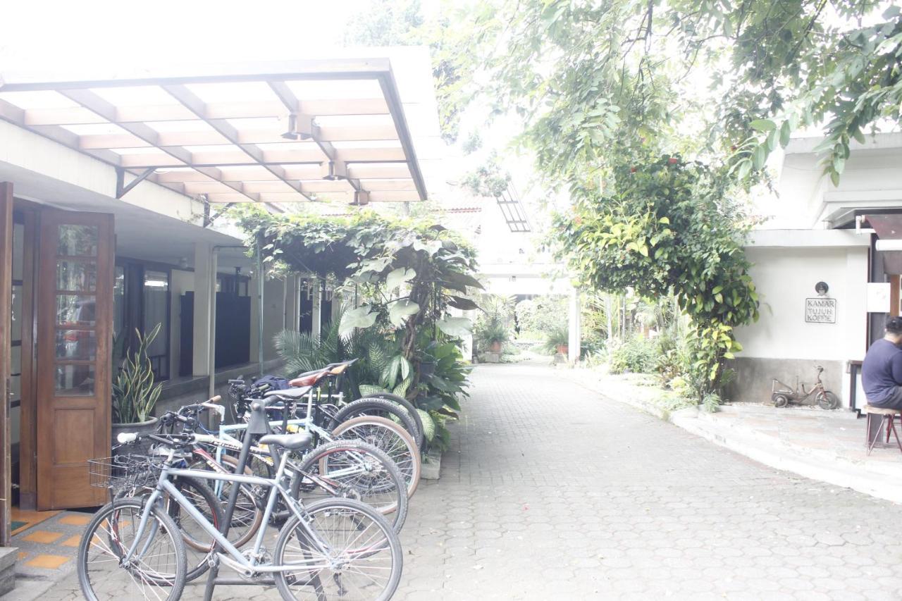 Hotel Bumi Asih Gedung Sate Bandung Buitenkant foto