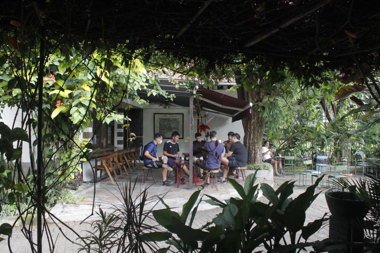 Hotel Bumi Asih Gedung Sate Bandung Buitenkant foto