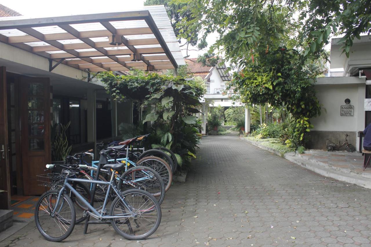 Hotel Bumi Asih Gedung Sate Bandung Buitenkant foto