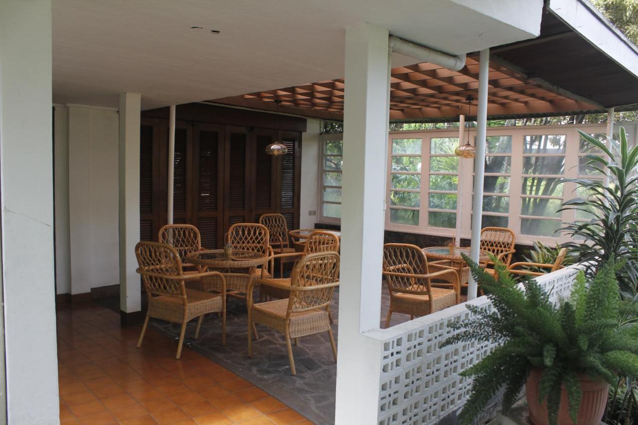 Hotel Bumi Asih Gedung Sate Bandung Buitenkant foto