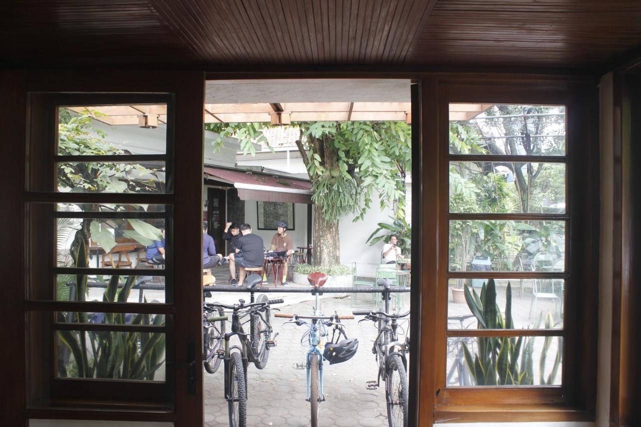 Hotel Bumi Asih Gedung Sate Bandung Buitenkant foto