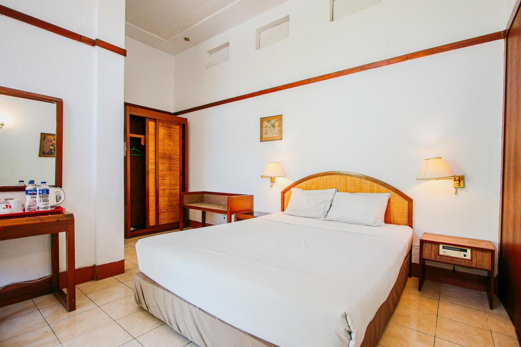 Hotel Bumi Asih Gedung Sate Bandung Buitenkant foto