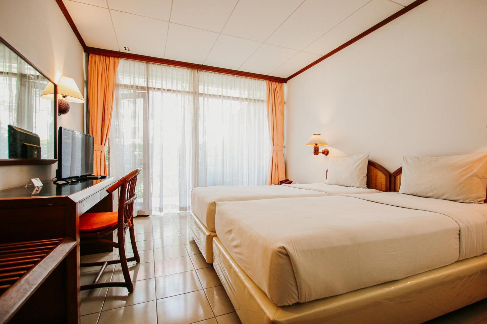 Hotel Bumi Asih Gedung Sate Bandung Buitenkant foto
