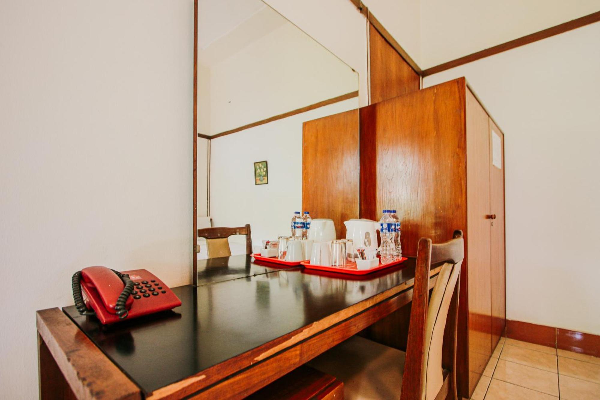Hotel Bumi Asih Gedung Sate Bandung Buitenkant foto