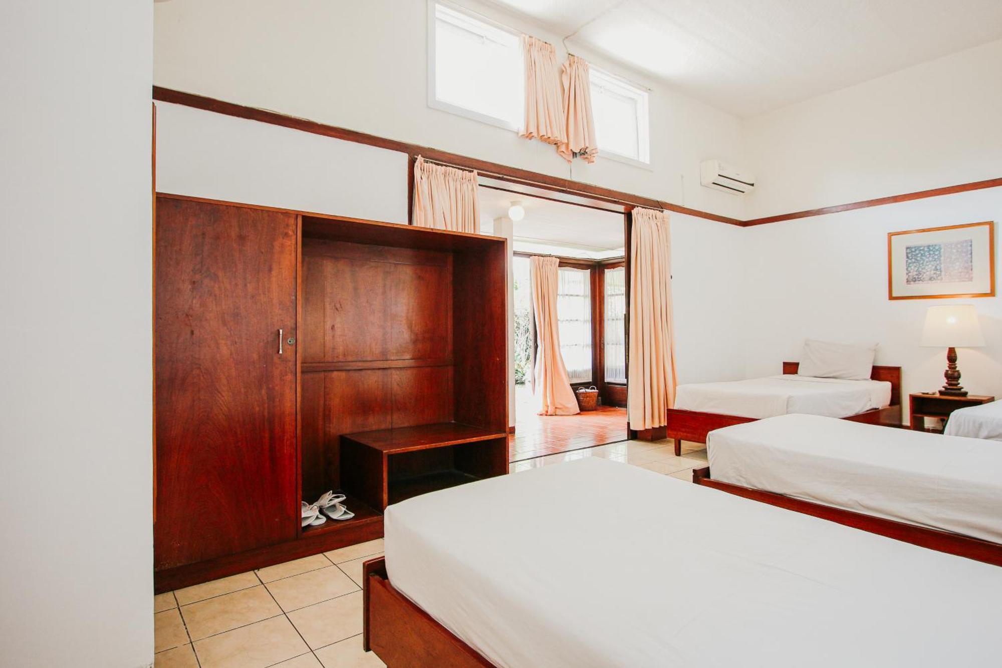 Hotel Bumi Asih Gedung Sate Bandung Buitenkant foto