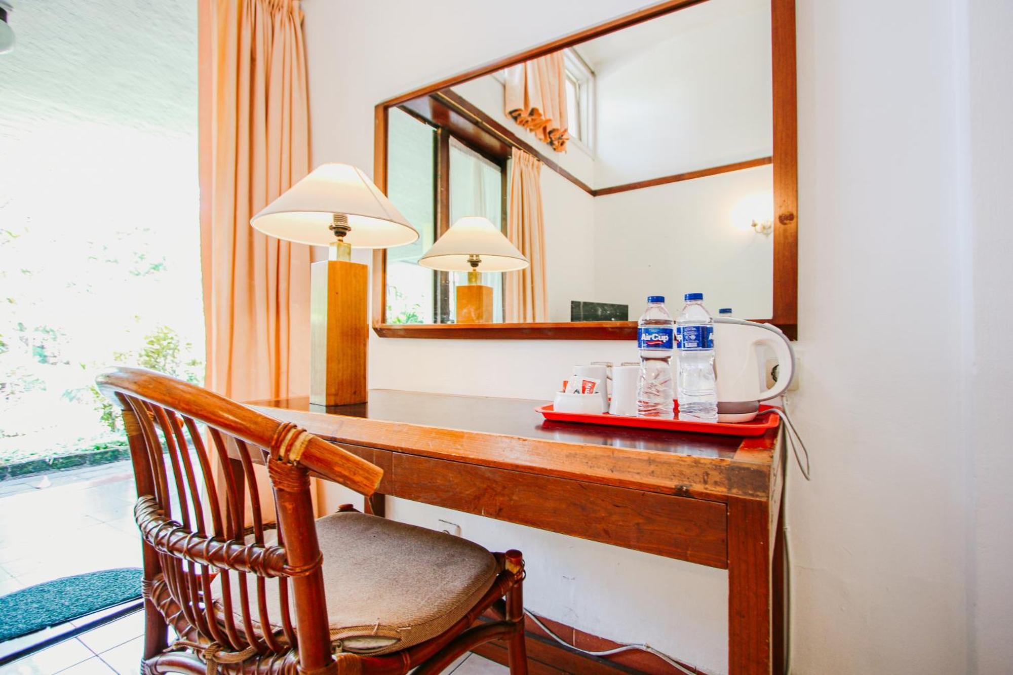 Hotel Bumi Asih Gedung Sate Bandung Buitenkant foto