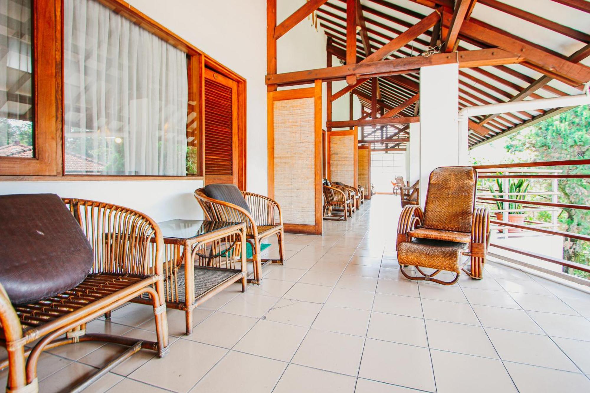 Hotel Bumi Asih Gedung Sate Bandung Buitenkant foto