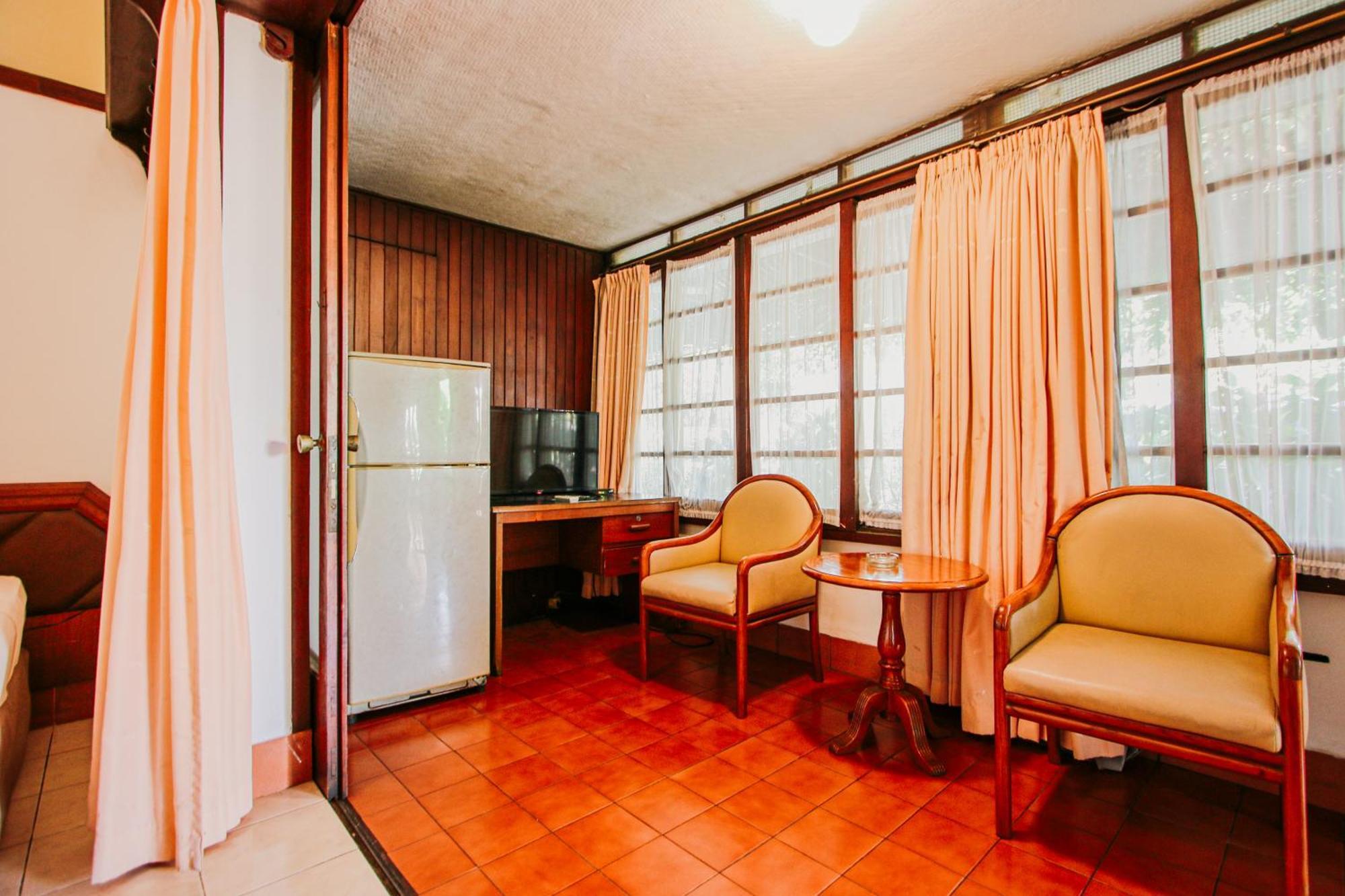 Hotel Bumi Asih Gedung Sate Bandung Buitenkant foto