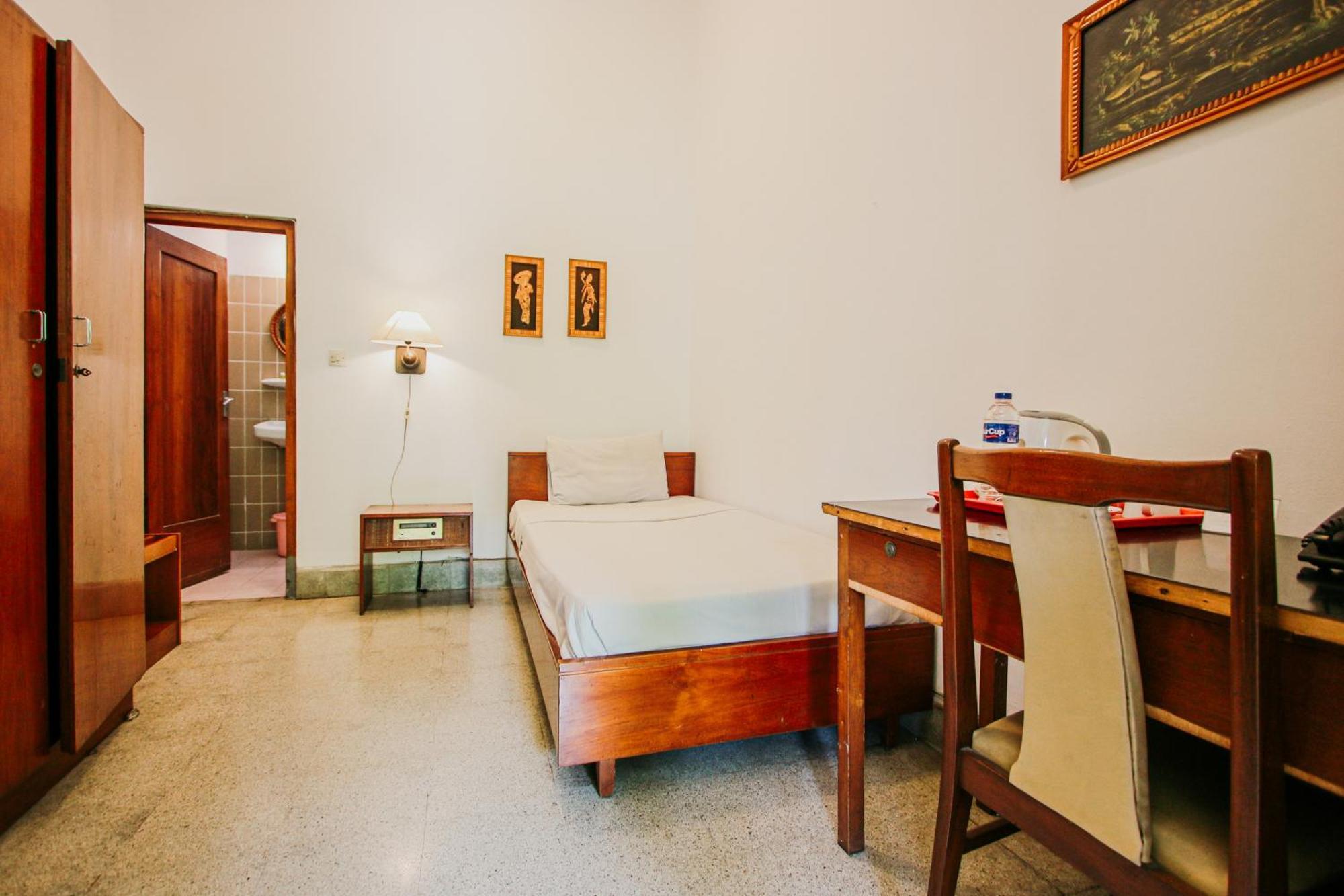 Hotel Bumi Asih Gedung Sate Bandung Buitenkant foto