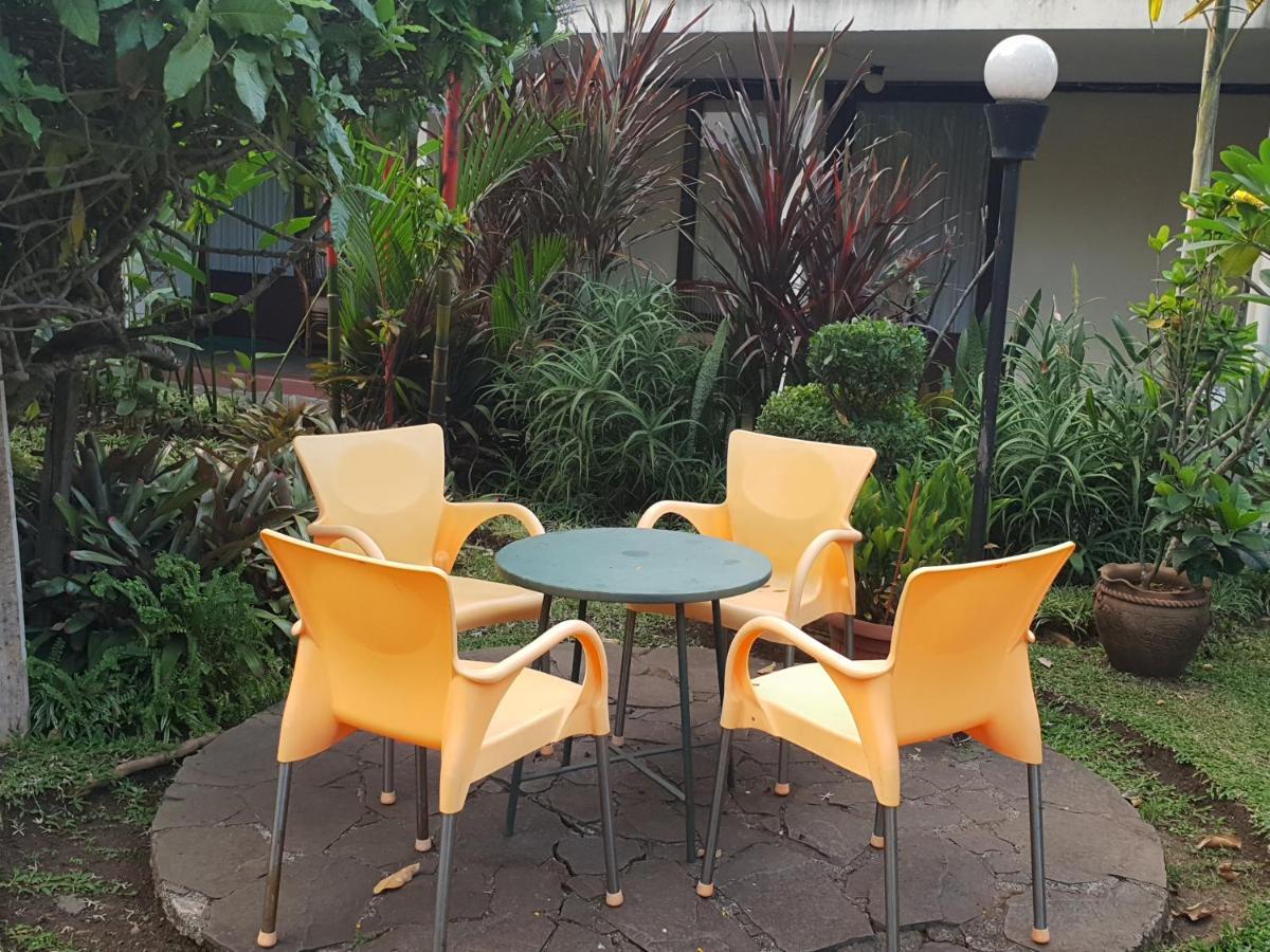 Hotel Bumi Asih Gedung Sate Bandung Buitenkant foto