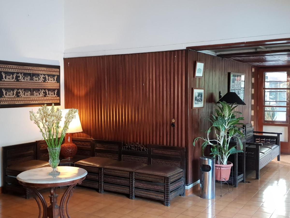 Hotel Bumi Asih Gedung Sate Bandung Buitenkant foto
