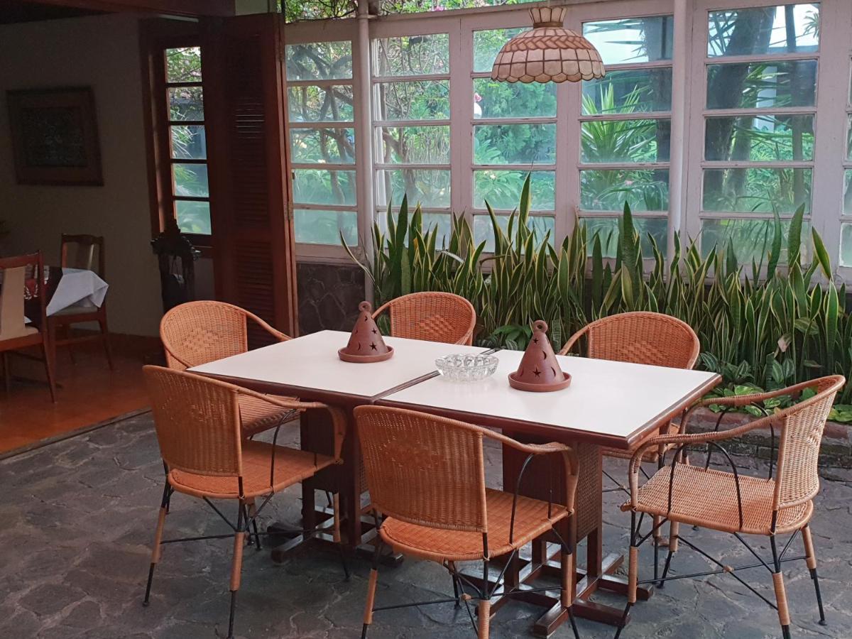 Hotel Bumi Asih Gedung Sate Bandung Buitenkant foto