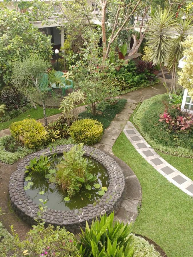 Hotel Bumi Asih Gedung Sate Bandung Buitenkant foto