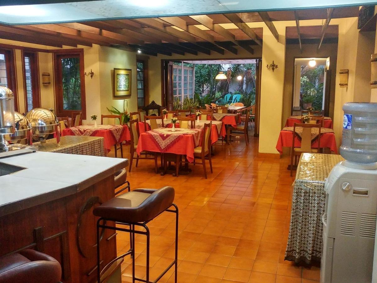 Hotel Bumi Asih Gedung Sate Bandung Buitenkant foto