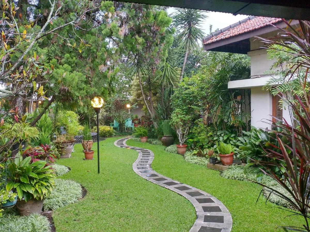 Hotel Bumi Asih Gedung Sate Bandung Buitenkant foto
