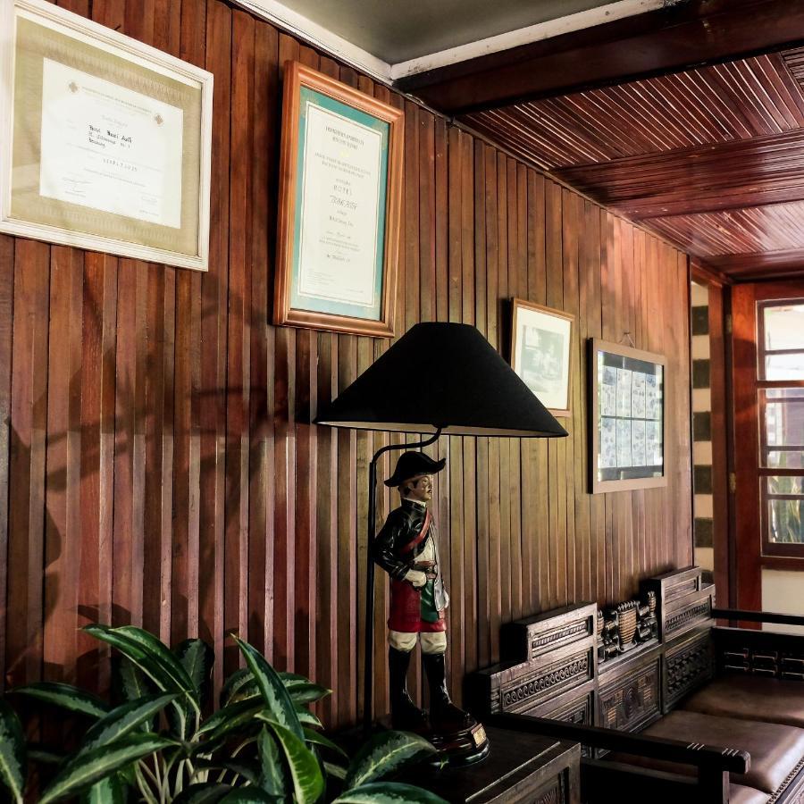 Hotel Bumi Asih Gedung Sate Bandung Buitenkant foto