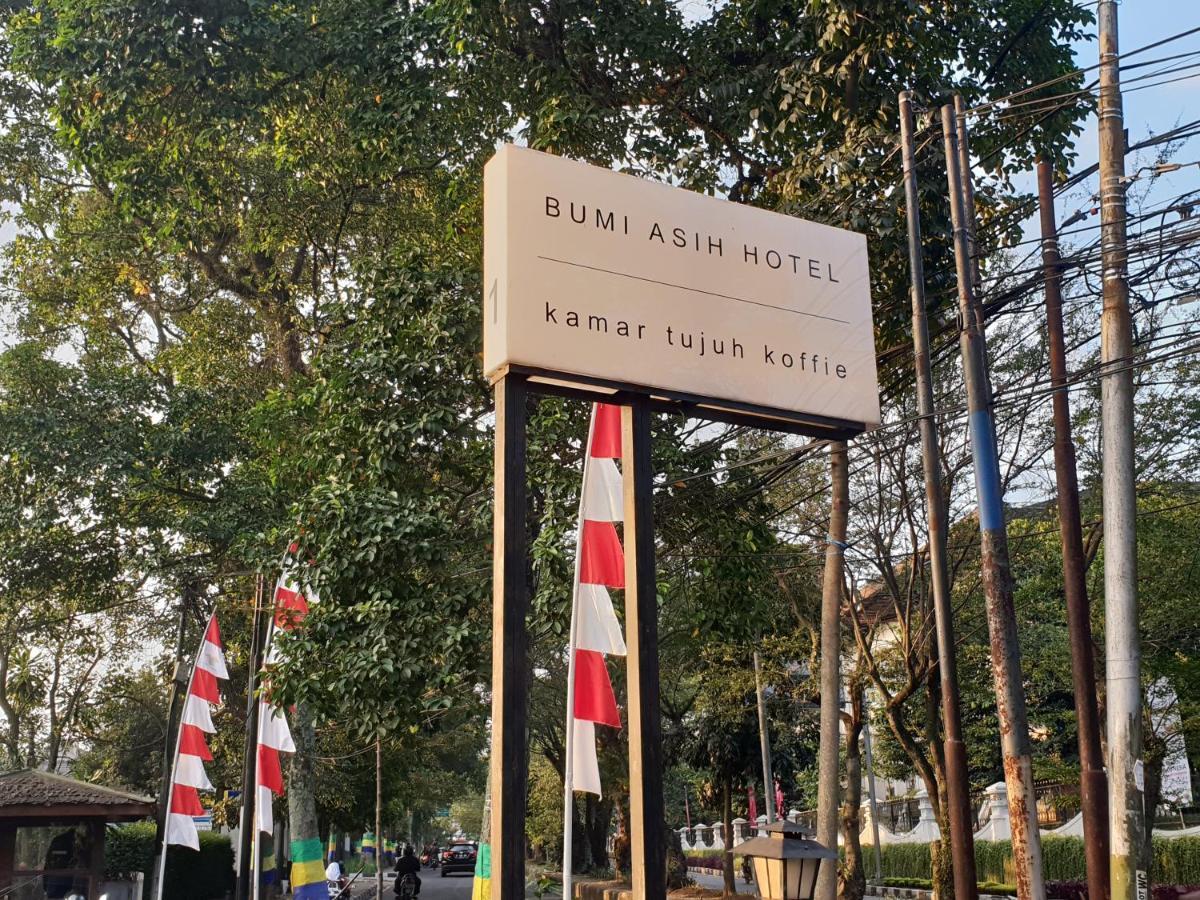 Hotel Bumi Asih Gedung Sate Bandung Buitenkant foto